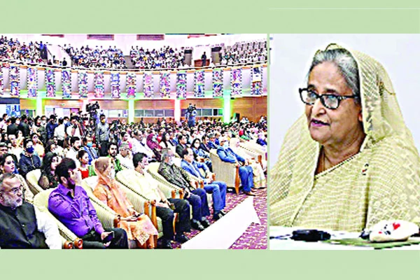 দেশের চলচ্চিত্রে কেবল বিনোদন নয়, এর সঙ্গে সমাজ সংস্কার, শিক্ষা ও দেশপ্রেমের মতো বিষয়গুলো তুলে ধরতে হবে : প্রধানমন্ত্রী