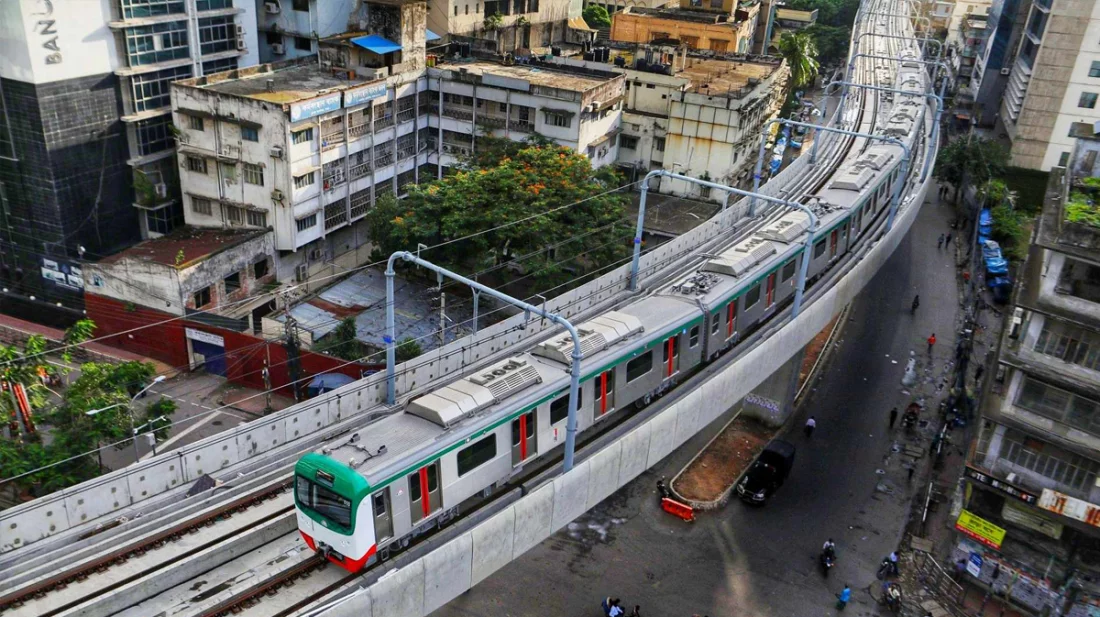আগারগাঁও থেকে মতিঝিল মেট্রোরেলের পরীক্ষামূলক যাত্রা