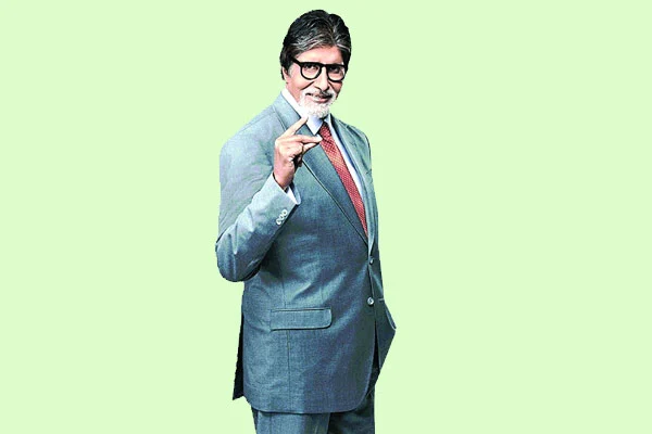 ৮১তম জন্মদিনের আয়োজন ‘কেবিসি’র সেটে অঝোরে কাঁদলেন অমিতাভ বচ্চন