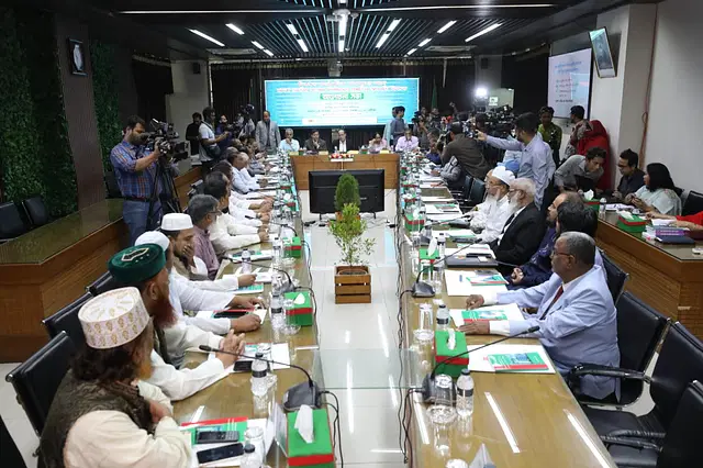ইসির সঙ্গে আলোচনা শেষে ফারুক খান বিএনপিকে নিয়ে নির্বাচন করার কথা সংবিধানে লেখা নেই