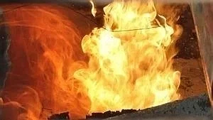 আশুলিয়ায় রাতে চলন্ত বাসে আগুন