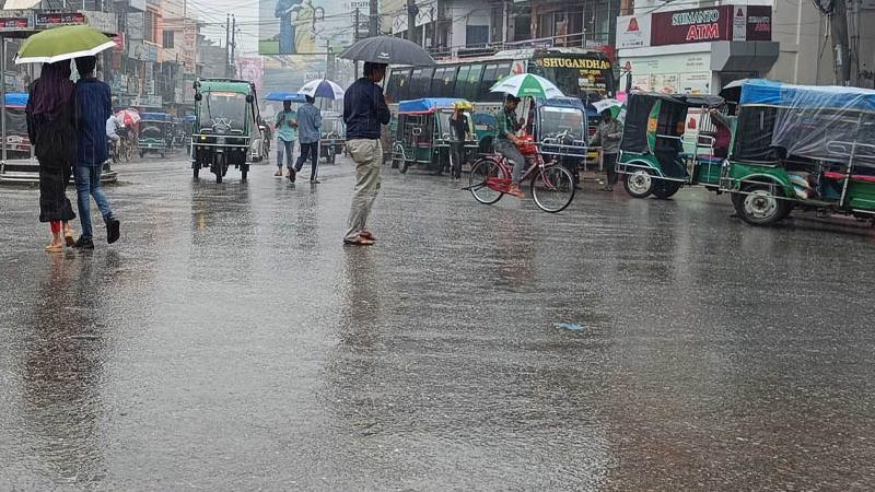 কমছে বৃষ্টি, বাড়বে শীত