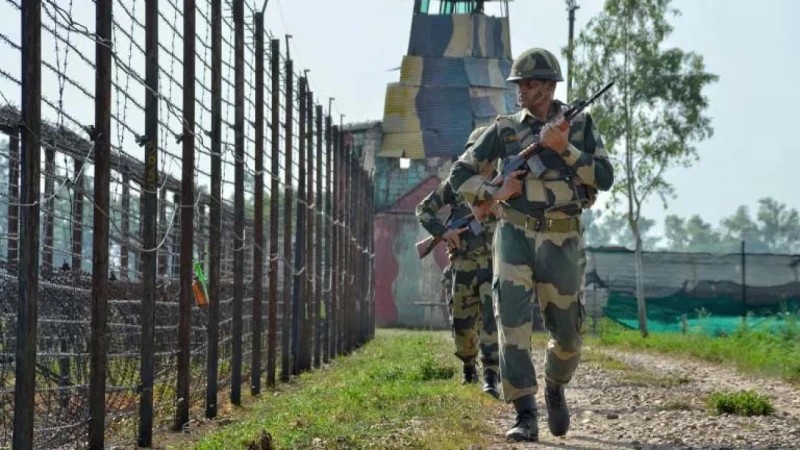 জম্মু-কাশ্মীর সীমান্তে টানা চতুর্থ রাতে সংঘর্ষ, উত্তেজনা চরমে
