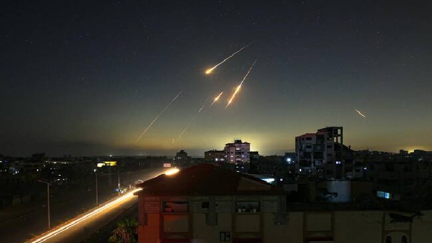 Iran warns US, UK, France against intervening to halt strikes on Israel