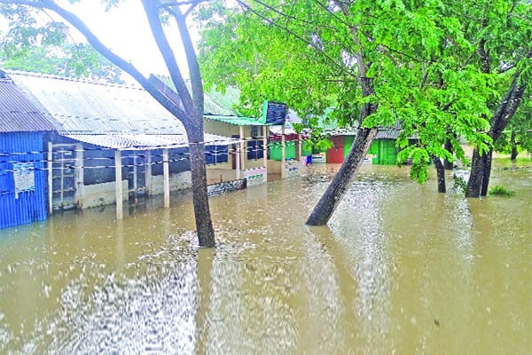 ঈদ আনন্দে বন্যার হানা সব নদনদীর পানি আরও বেড়েছে আতঙ্ক