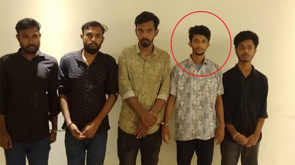 গুলশানে সাবেক এমপির বাড়িতে চাঁদাবাজি, সমন্বয়ক রিয়াদসহ গ্রেপ্তার ৫