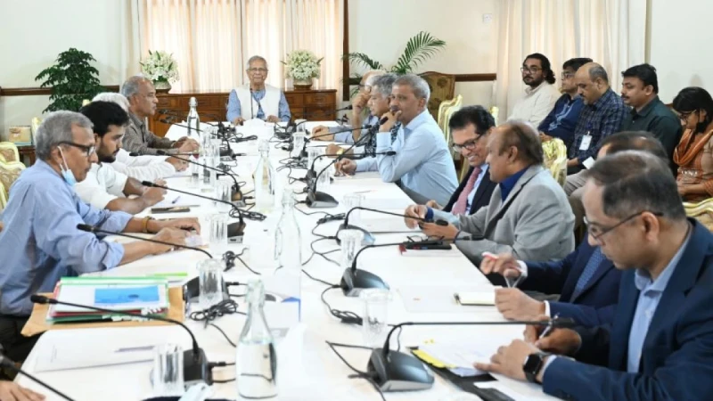 ডাকসু নির্বাচনে শান্তিপূর্ণ পরিবেশ নিশ্চিত করার নির্দেশ প্রধান উপদেষ্টার