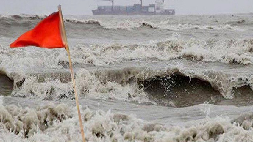 Maritime ports advised to lower warning signal