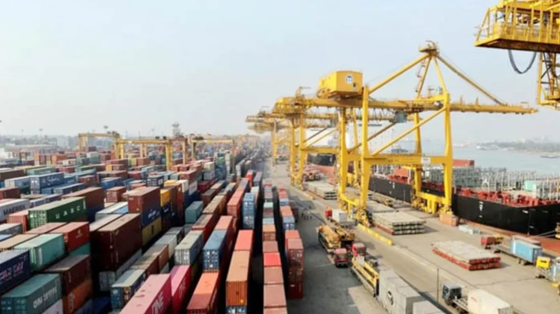 প্রাইমমুভার ও সিঅ্যান্ডএফ শ্রমিকদের কর্মবিরতিতে অচল চট্টগ্রাম বন্দর