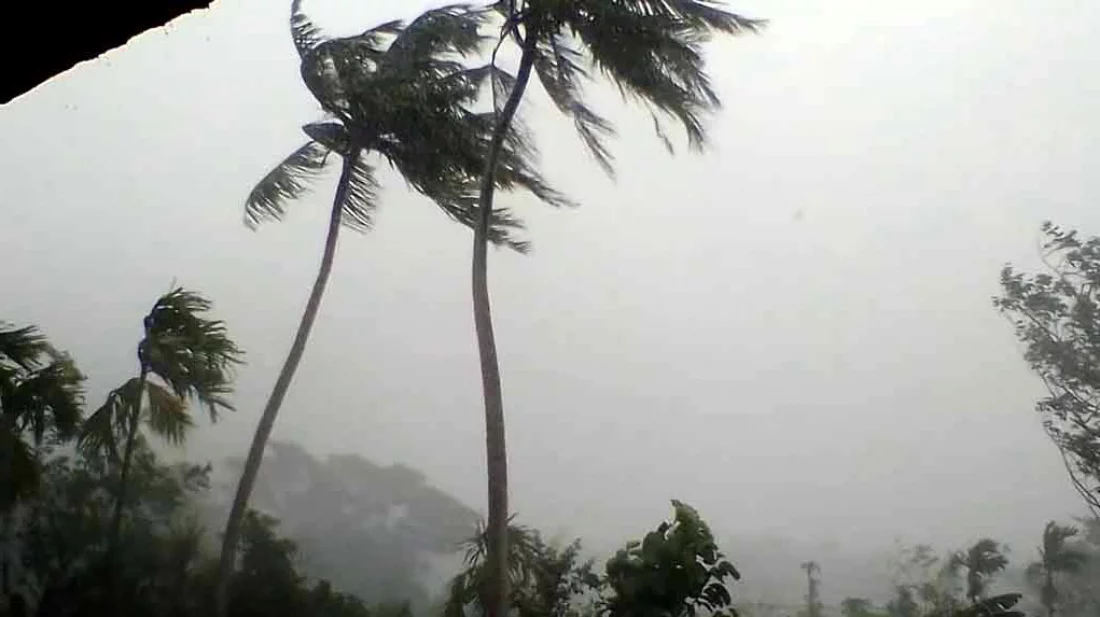খুলনা, বরিশাল ও পটুয়াখালীতে সন্ধ্যার মধ্যে ঝড়সহ বজ্রবৃষ্টির আভাস