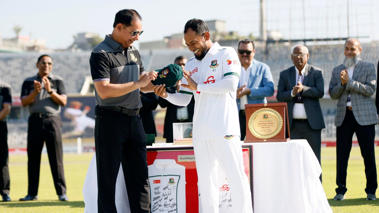শততম টেস্টে মুশফিকুর রহিম খেলতে নেমে অর্জন করলেন নতুন মাইলফলক