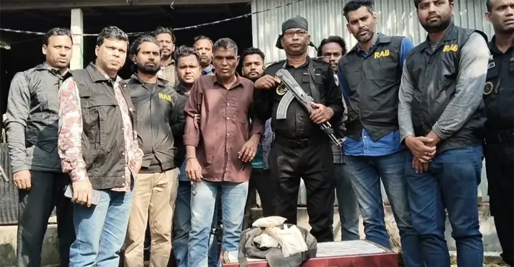 সাভারের ধামরাইয়ে ২ কেজি ৬০০ গ্রাম হেরোইনসহ একজন আটক