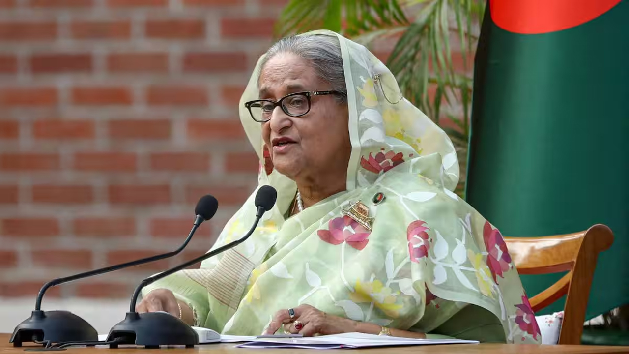 মুক্তিযুদ্ধকালীন মানবতাবিরোধী অপরাধে দণ্ডিত শেখ হাসিনাকে ফেরত চাওয়ায় ঢাকা–দিল্লি সম্পর্কে উত্তেজনা