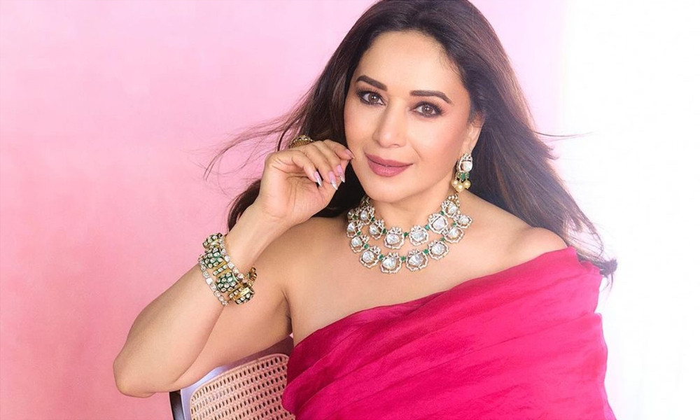 মাধুরী দিক্ষিতের অভিনীত নতুন সিরিজ ‘মিসেস দেশপান্ডে’–র টিজার প্রকাশ
