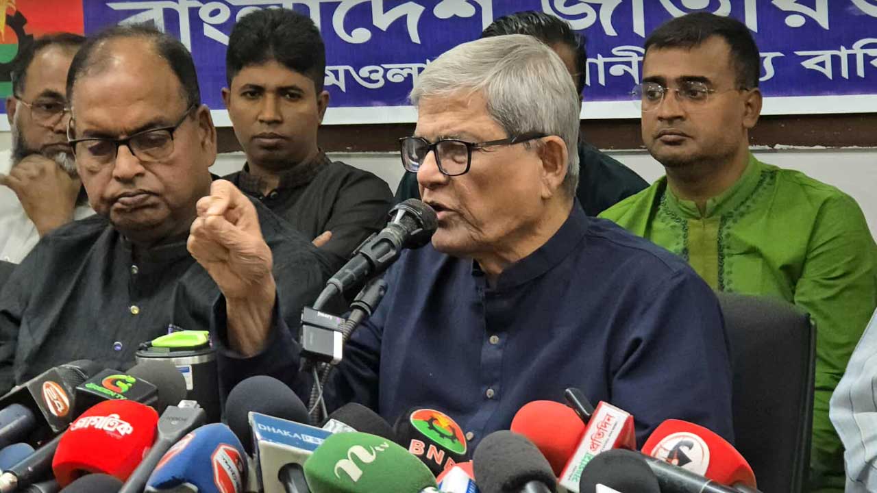 ফখরুল নির্বাচনের মাধ্যমে গণতন্ত্র পুনঃপ্রতিষ্ঠার আহ্বান জানালেন