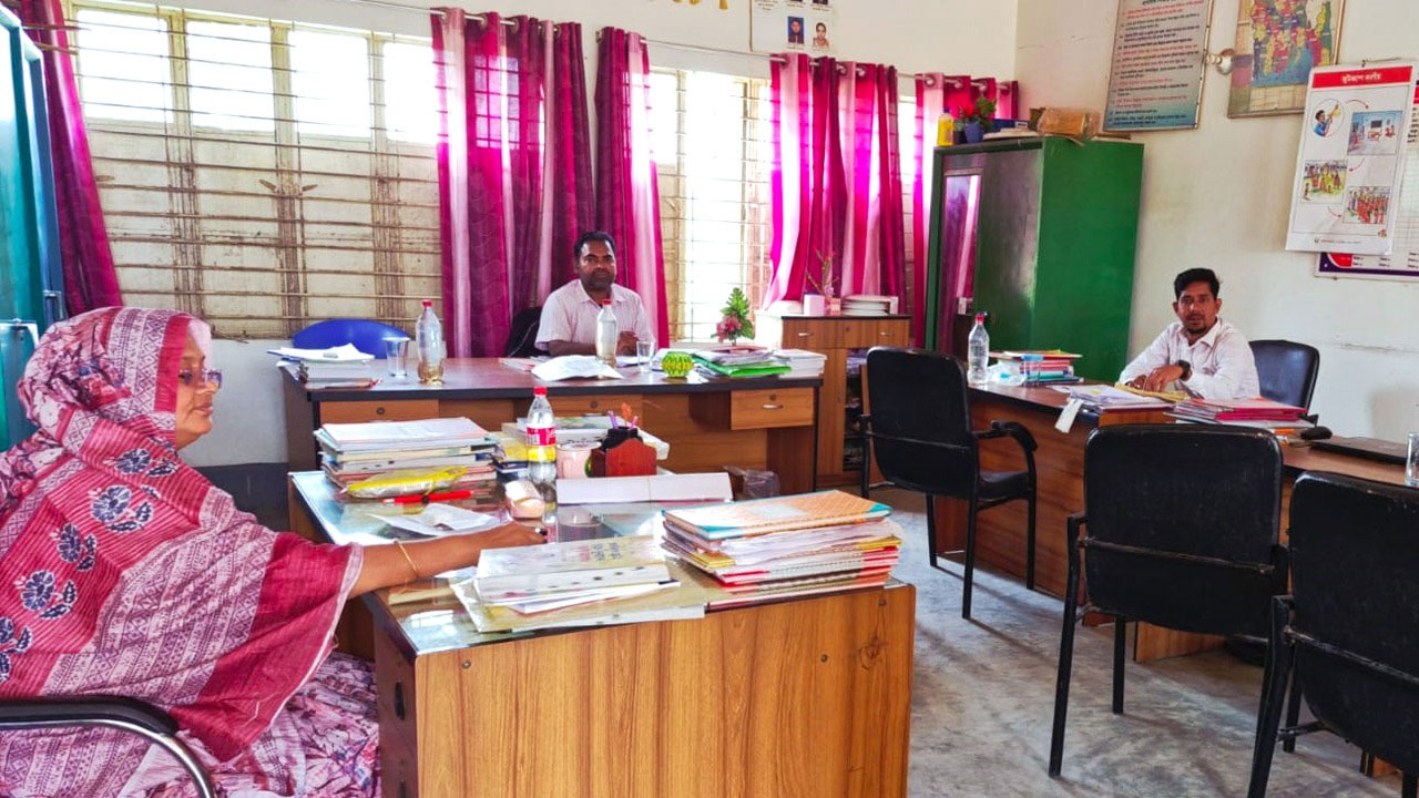 সরকারি প্রাথমিক শিক্ষায় সহকারী শিক্ষক কর্মবিরতি: বার্ষিক পরীক্ষা অনিশ্চিত