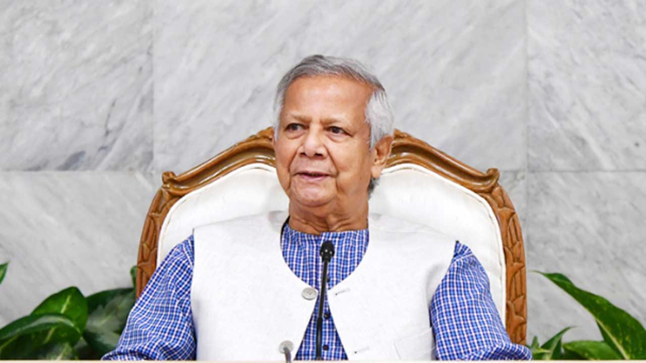 বাংলাদেশ ফুটবল দলের ভারতকে হারানোর জয়ে প্রধান উপদেষ্টার অভিনন্দন