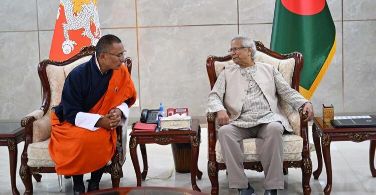 ভুটানের প্রধানমন্ত্রীর ঢাকা পৌঁছানোয় দু’দেশের সম্পর্ক জোরদারের নতুন সম্ভাবনা