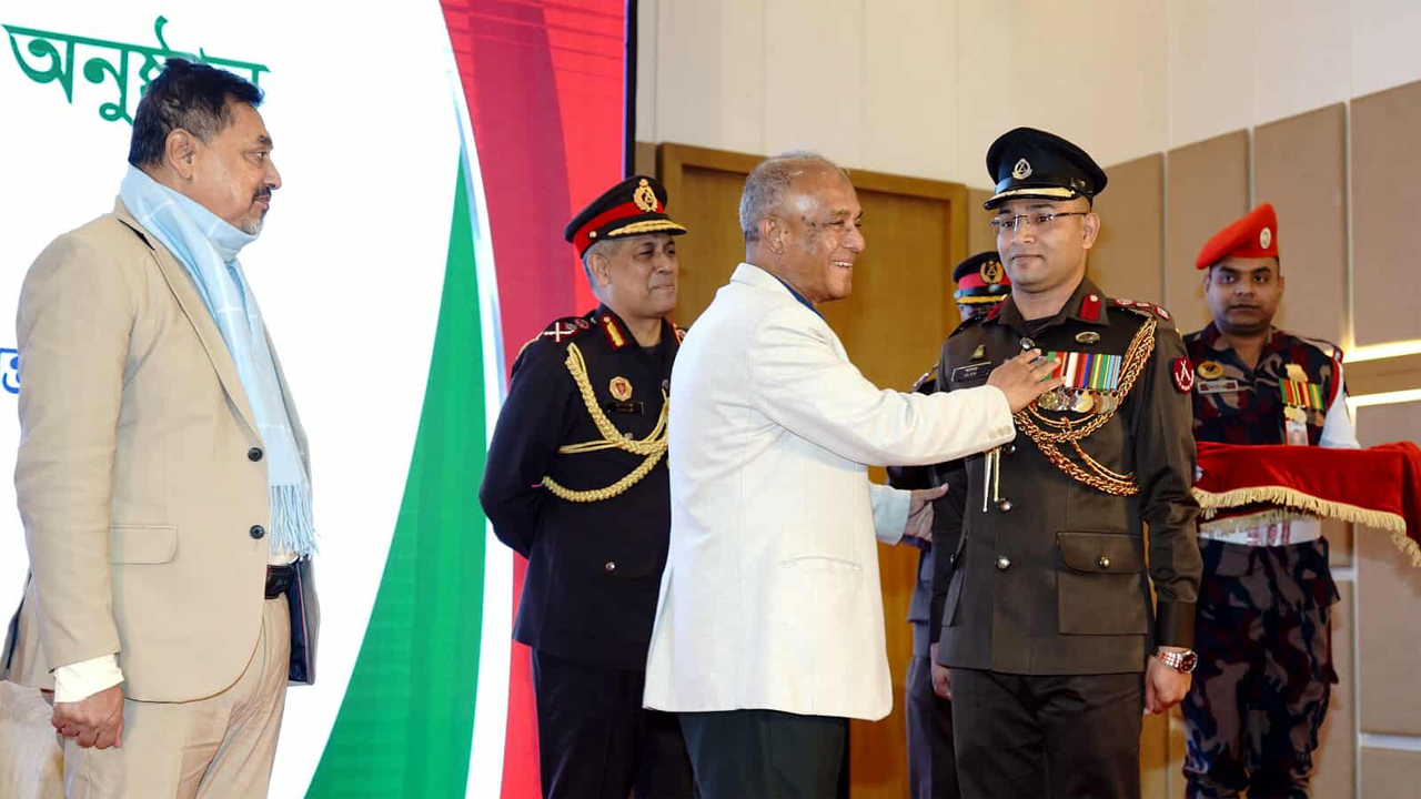 বিজিবি দিবস-২০২৫ পালন: ৭২ সদস্য পদকপ্রাপ্ত