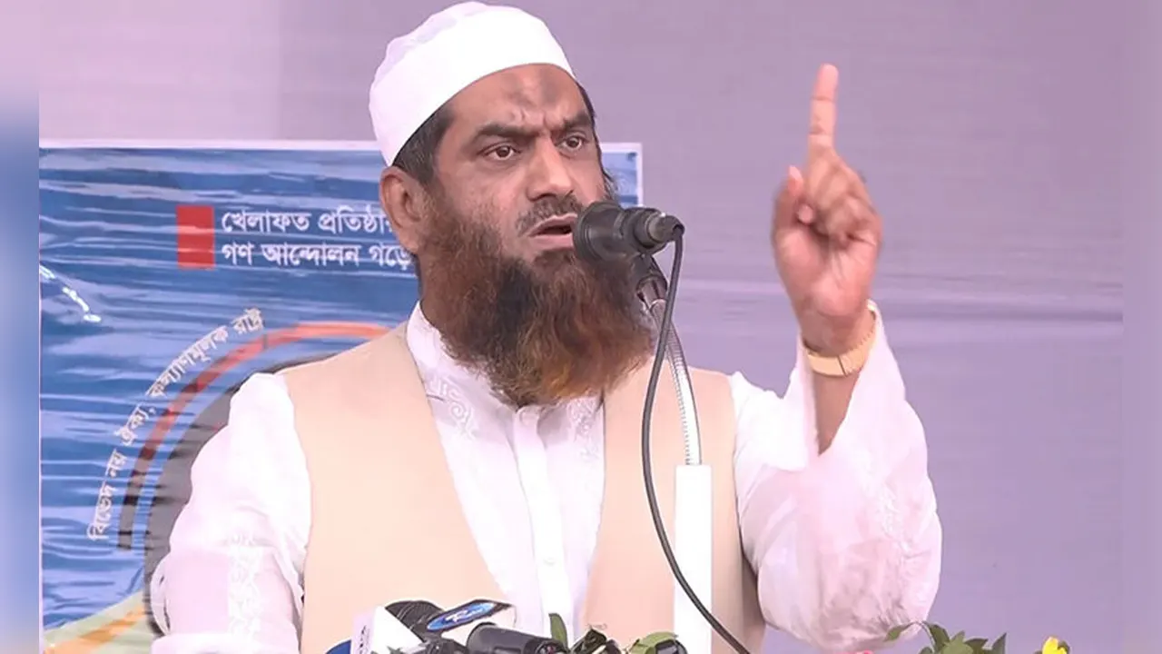 মাওলানা মামুনুল হককে সমর্থন জানিয়ে দুই প্রার্থী সরে দাঁড়ালেন
