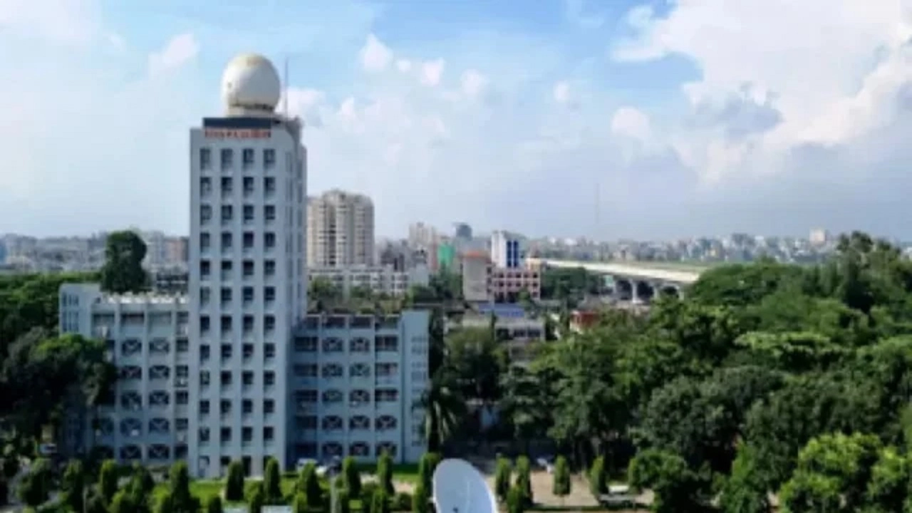 ঢাকার আকাশ আজ আংশিক মেঘলা, তাপমাত্রা অপরিবর্তিত থাকার সম্ভাবনা