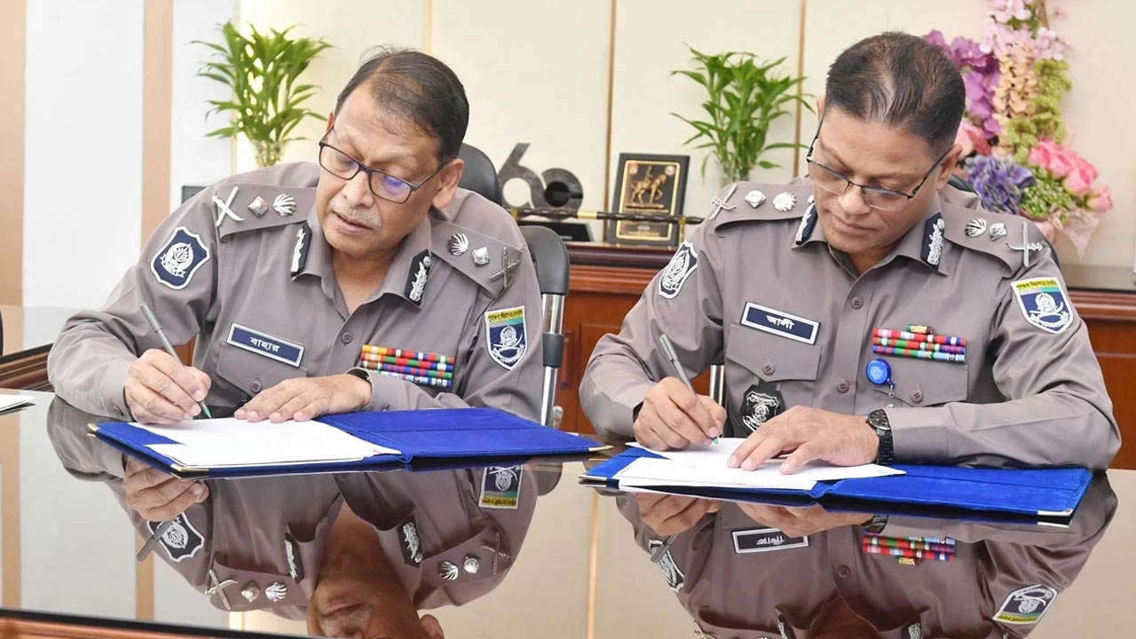 নবনিযুক্ত আইজিপি মো. আলী হোসেন ফকির দায়িত্ব গ্রহণ