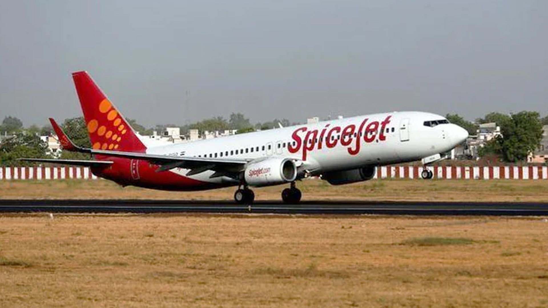 বকেয়া পরিশোধ না করায় স্পাইসজেটের ওপর বাংলাদেশের আকাশসীমা ব্যবহারে নিষেধাজ্ঞা