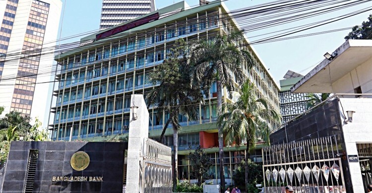 নারী কর্মীর সংখ্যা কমেছে ব্যাংক ও আর্থিক খাতে
