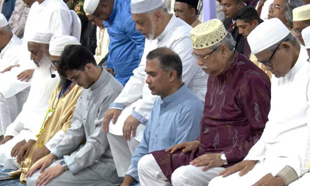 রাষ্ট্রপতি ও প্রধানমন্ত্রীর একসঙ্গে ঈদের নামাজ আদায়