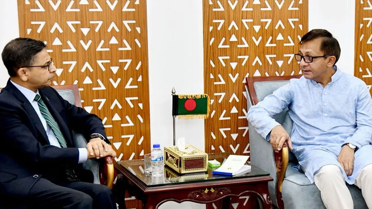 হরমুজ প্রণালি নিয়ে এখনই আতঙ্কের কিছু নেই: বাণিজ্যমন্ত্রী