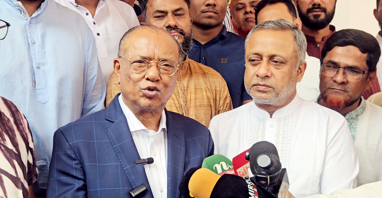 ফেনীতে পরিবেশ উন্নয়নে জোর, লুটপাট পুনরাবৃত্তি হবে না : মন্ত্রী আবদুল আউয়াল মিন্টু