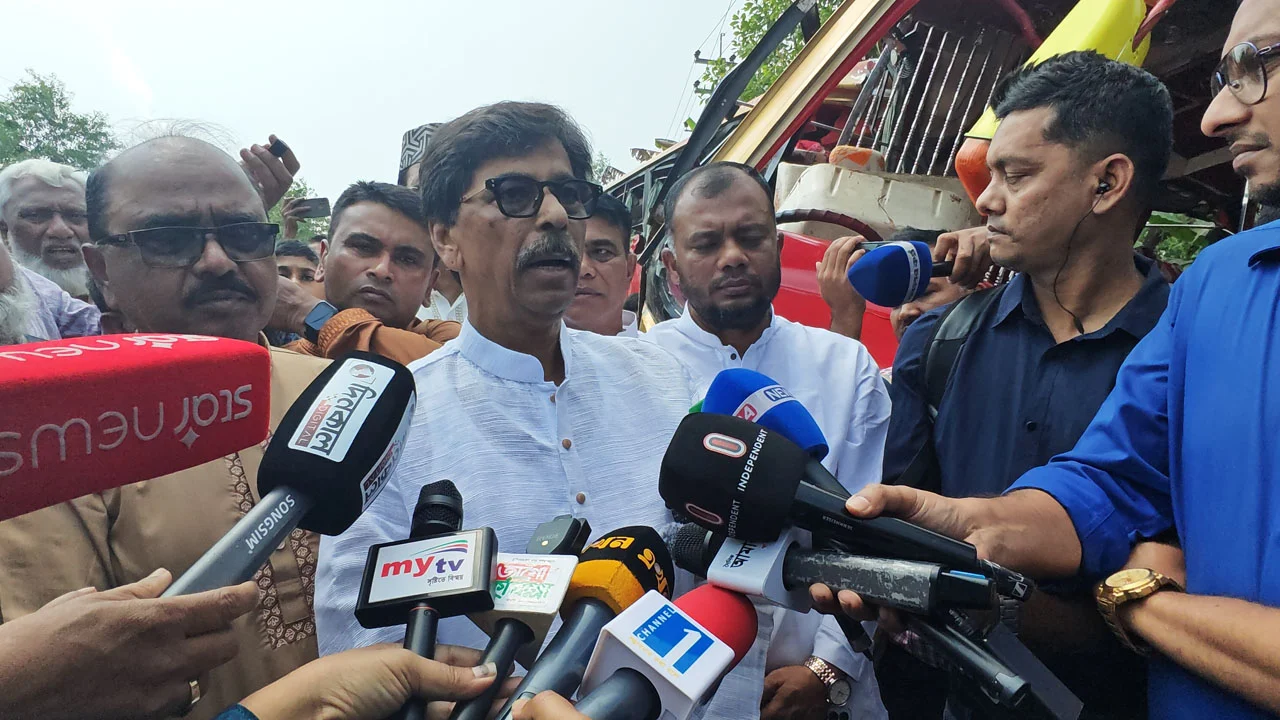 ঢাকা-চট্টগ্রাম মহাসড়কে লেভেলক্রসিং এলাকায় অটোমেটিক গেট নির্মাণের পরিকল্পনা: কৃষিমন্ত্রী
