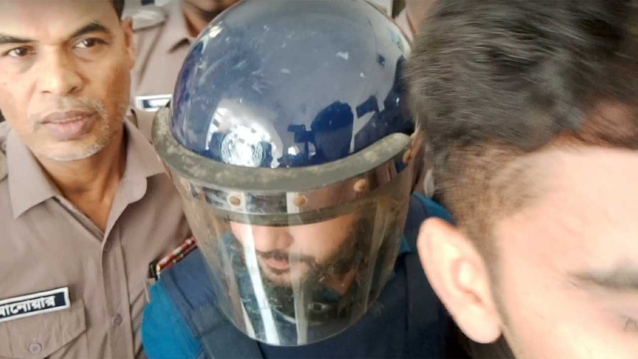 রাষ্ট্রের বিরুদ্ধে ষড়যন্ত্রের অভিযোগে আর এস ফাহিম চৌধুরী গ্রেপ্তার