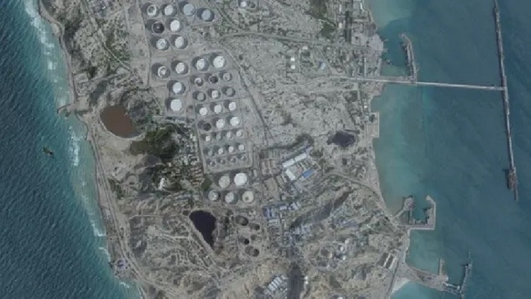 যুক্তরাষ্ট্রের সামরিক বাহিনী খার্গ দ্বীপে বড় ধরনের হামলা চালিয়েছে: ট্রাম্পের সতর্কতা