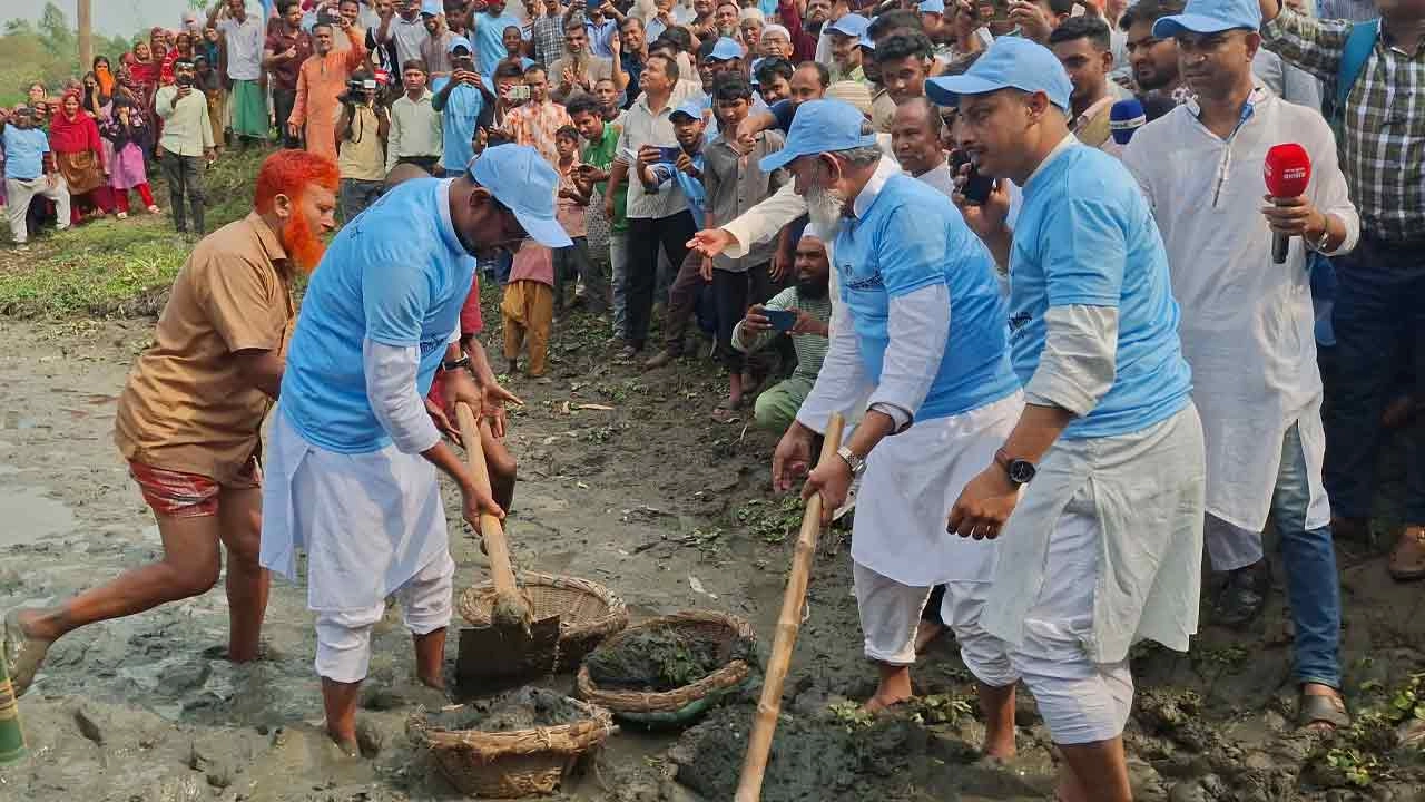 নদী ও খাল পুনরুদ্ধারে ২০ হাজার কিলোমিটার খনন কর্মসূচি: মৎস্য ও প্রাণিসম্পদ প্রতিমন্ত্রী
