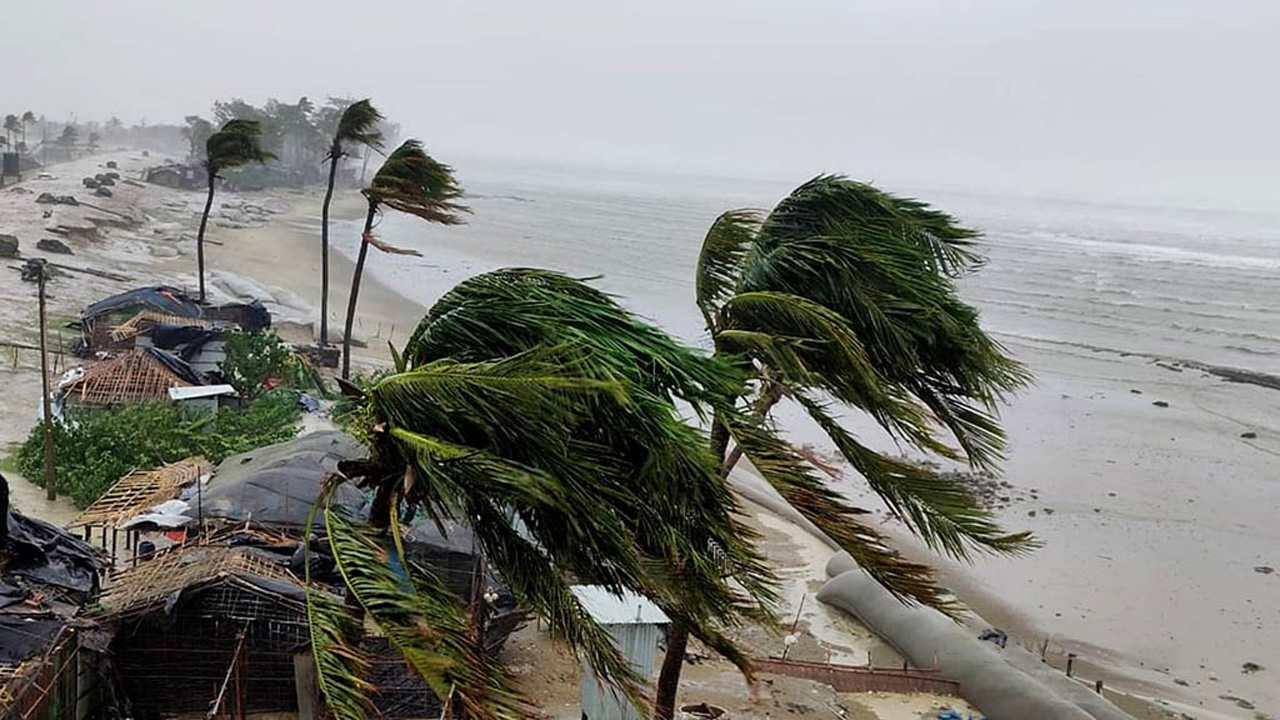 দেশে ১৫ অঞ্চলে ঘণ্টায় ৬০ কিলোমিটার বেগে ঝড়ের সম্ভাবনা