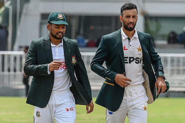বাংলাদেশকে আতিথ্য দিতে ১৬ সদস্যের শক্তিশালী টেস্ট দল ঘোষণা করল পাকিস্তান