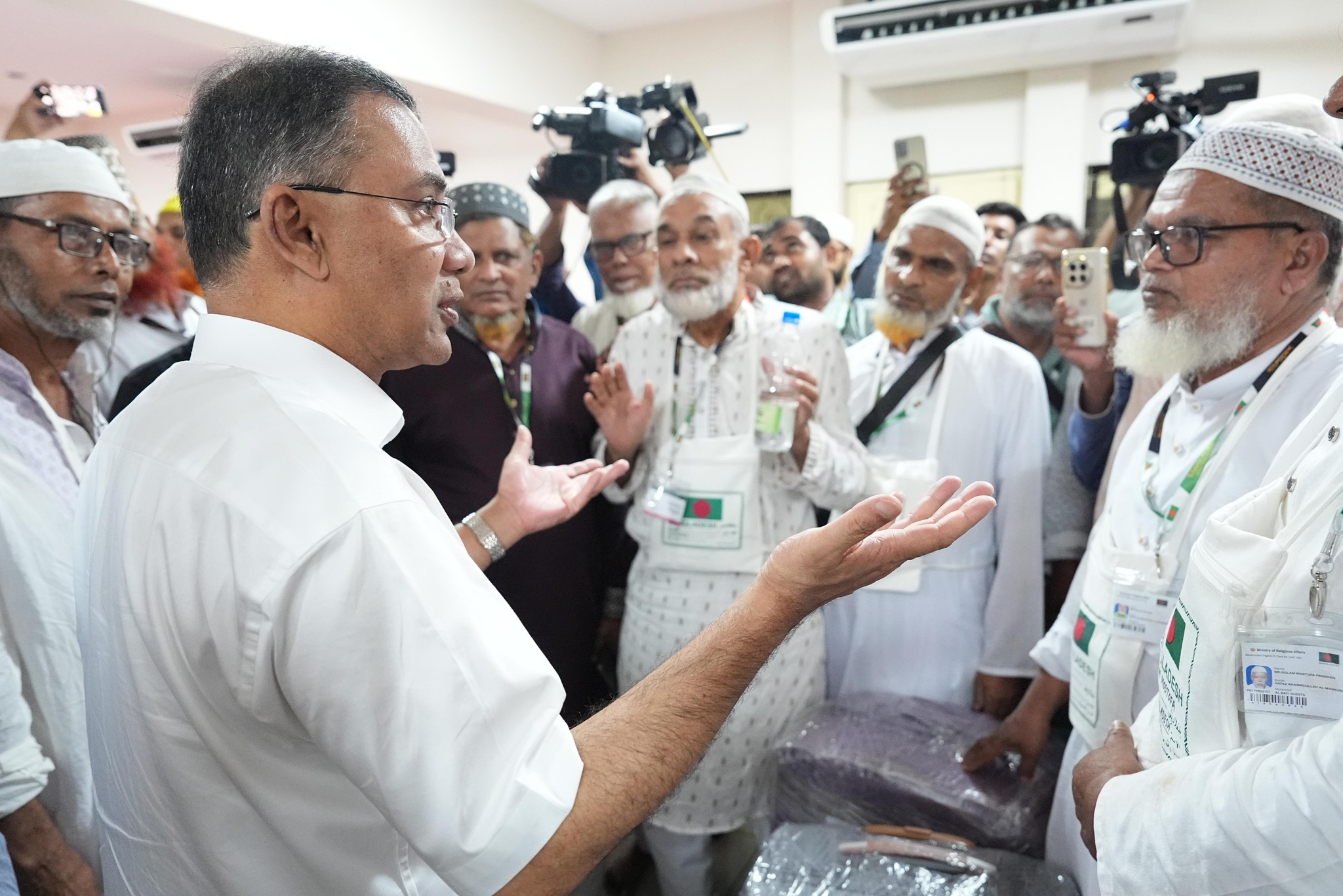 প্রধানমন্ত্রী তারেক রহমানের উদ্বোধনে শুরু হলো হজের প্রথম ফ্লাইট