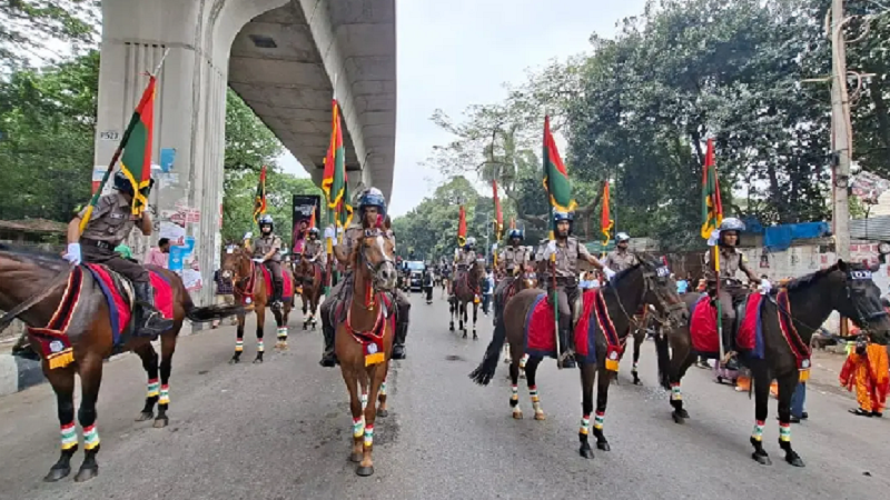 ঢাকা বিশ্ববিদ্যালয়ের মঙ্গল শোভাযাত্রায় ডিএমপি’র অশ্বারোহী ইউনিটের অংশগ্রহণ