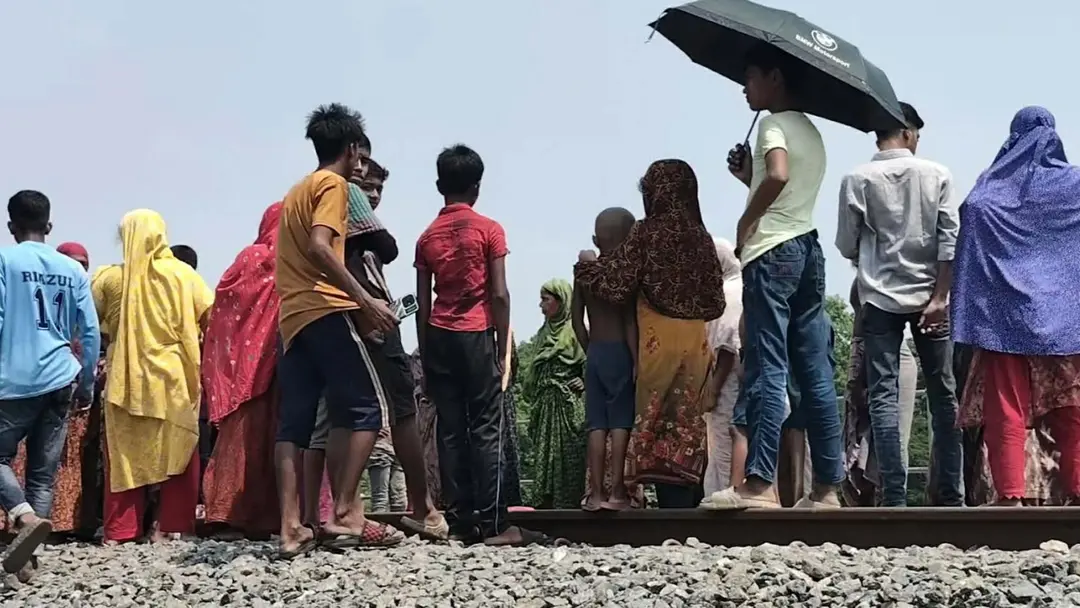 নড়াইলে ট্রেনে কাটা পড়ে মা ও শিশুর মর্মান্তিক মৃত্যু