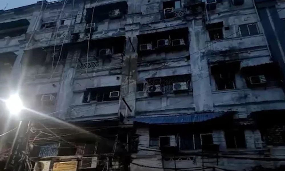 কলকাতায় অগ্নিকাণ্ডে বাংলাদেশি হতাহত: জরুরি সহায়তা নিশ্চিতে উপ-হাইকমিশনের হেল্পলাইন চালু
