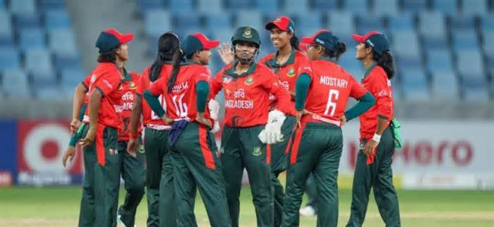 ১০৩ রানের পুঁজিতেই বাজিমাত, আরব আমিরাতকে হারিয়ে সেমিতে বাংলাদেশ