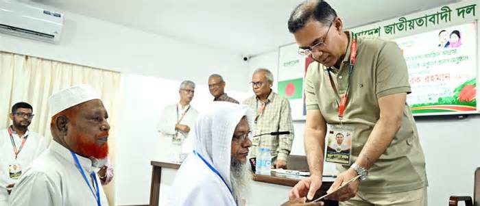 ঢাকা-১৭ আসনের ২৮ মসজিদ ও ১০ মন্দিরে প্রধানমন্ত্রীর আর্থিক অনুদান