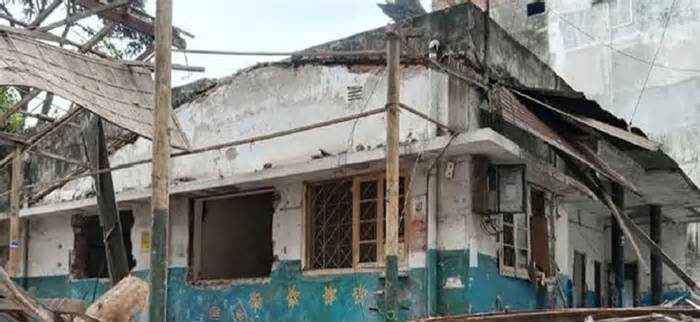 স্বাস্থ্যকেন্দ্রে ভাঙচুরের ঘটনায় অবহেলার দায়ে ওসিকে প্রত্যাহার: স্বরাষ্ট্রমন্ত্রী