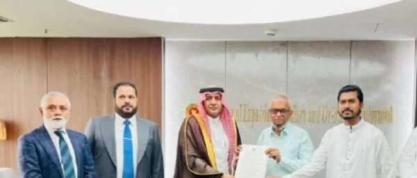 আকামার মেয়াদ শেষ হলেও সৌদি আরবে প্রবেশ করতে পারবেন প্রবাসীরা: প্রবাসীকল্যাণমন্ত্রী