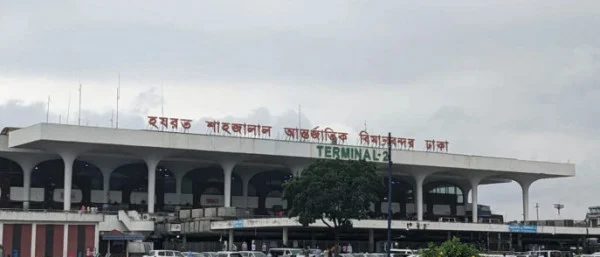 সৌদি আরবে বিমানবন্দরে হামলা: ঢাকা থেকে রিয়াদগামী ৮ ফ্লাইট বাতিল, ভোগান্তিতে ৩ হাজার যাত্রী