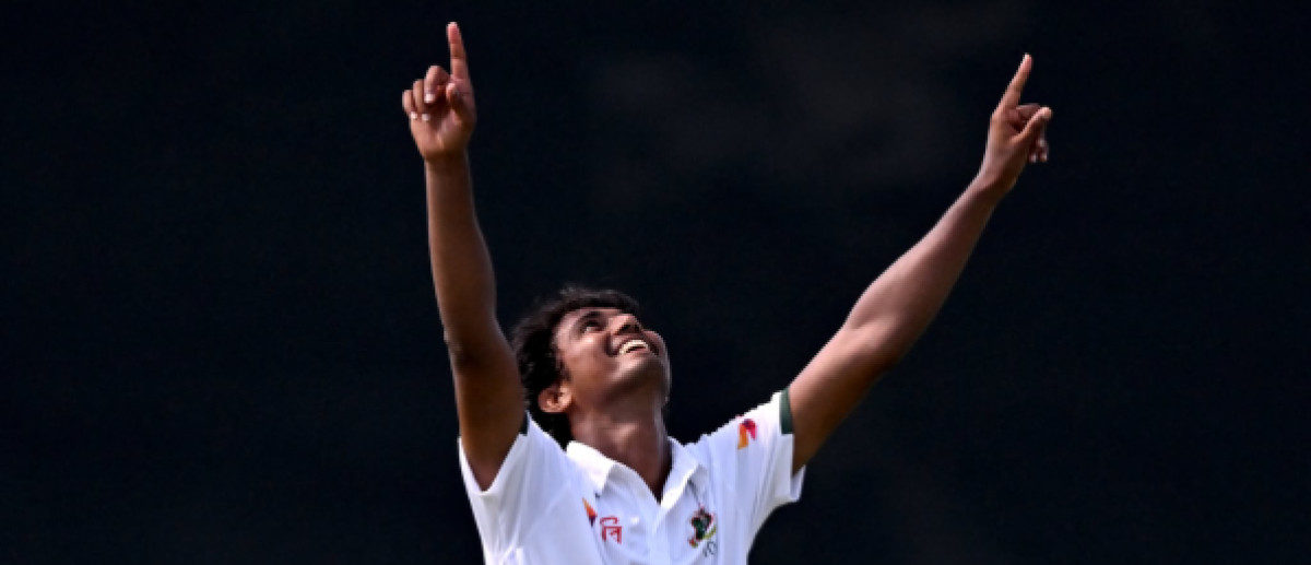 প্রথম বাংলাদেশি পেসার হিসেবে হাসানের হ্যাটট্রিক