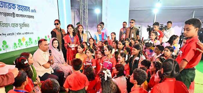 শৈশবের মজার স্মৃতি সুন্দরবনে বাঘের পায়ের ছাপ দেখা, শিশুদের কৌতূহল মেটালেন প্রধানমন্ত্রী