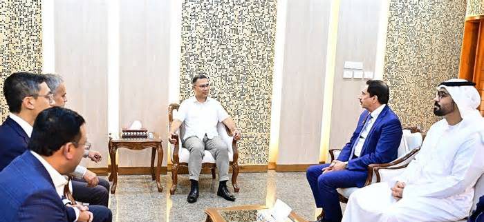 প্রধানমন্ত্রীর সঙ্গে ডিপি ওয়ার্ল্ড চেয়ারম্যানের বৈঠক