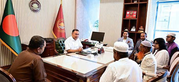 প্রধানমন্ত্রীর সঙ্গে সাক্ষাৎ সমাজে ‘দৃষ্টান্ত স্থাপন করা’ তিন ব্যক্তির